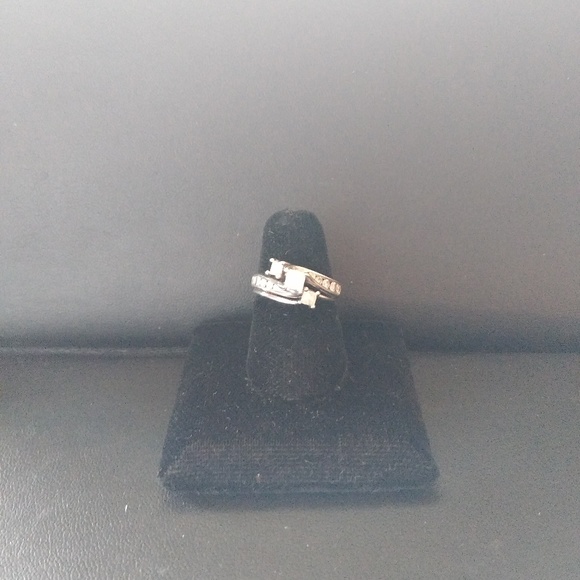 Engagement/wedding set - Picture 3 of 3